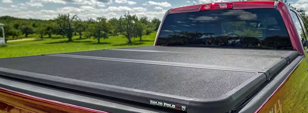 TONNEAU COVERS & BED ACCESSORIES