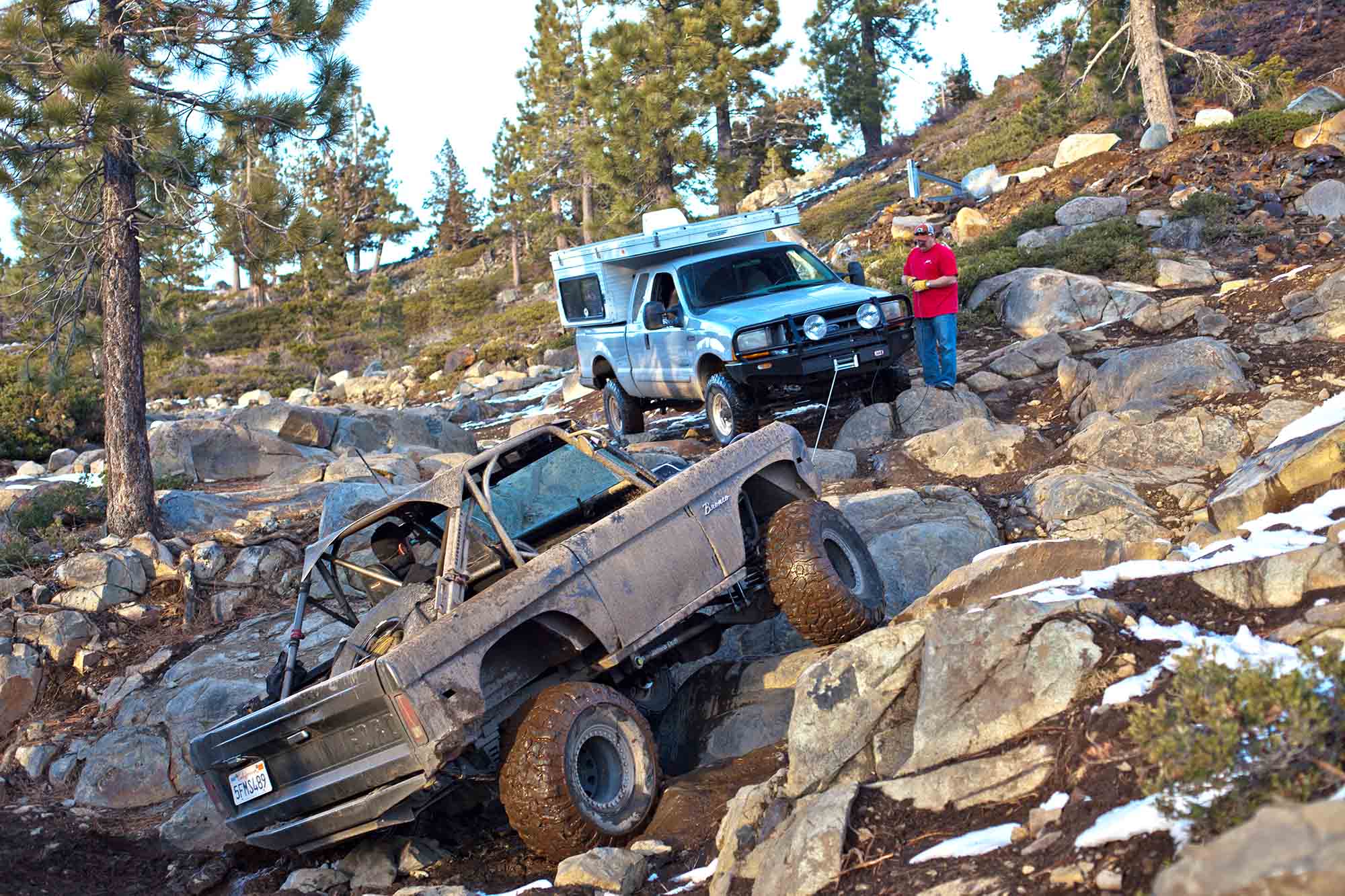 Ford-Super-Duty-Winching-Ford-Bronco
