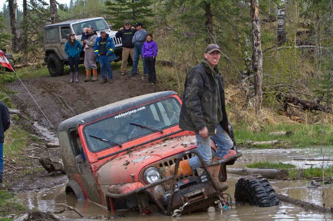 Jeep-Stuck-In-Mud