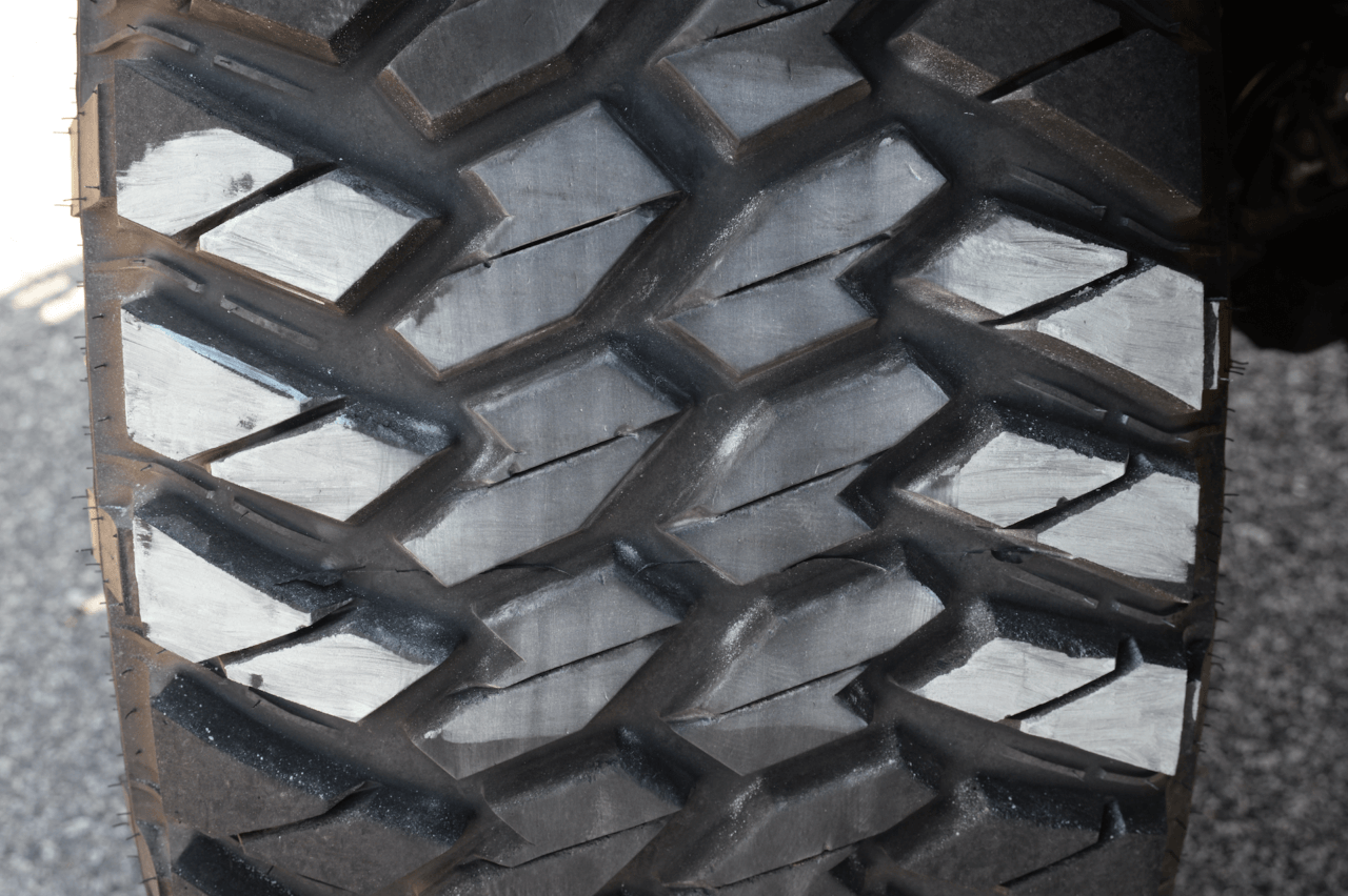 How To Find The Right Tire Pressure For Your 4x4 Using Chalk - The Dirt by  4WP