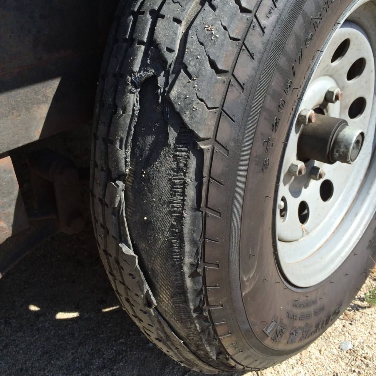 10 Blown Trailer Tire Delaminated Flat
