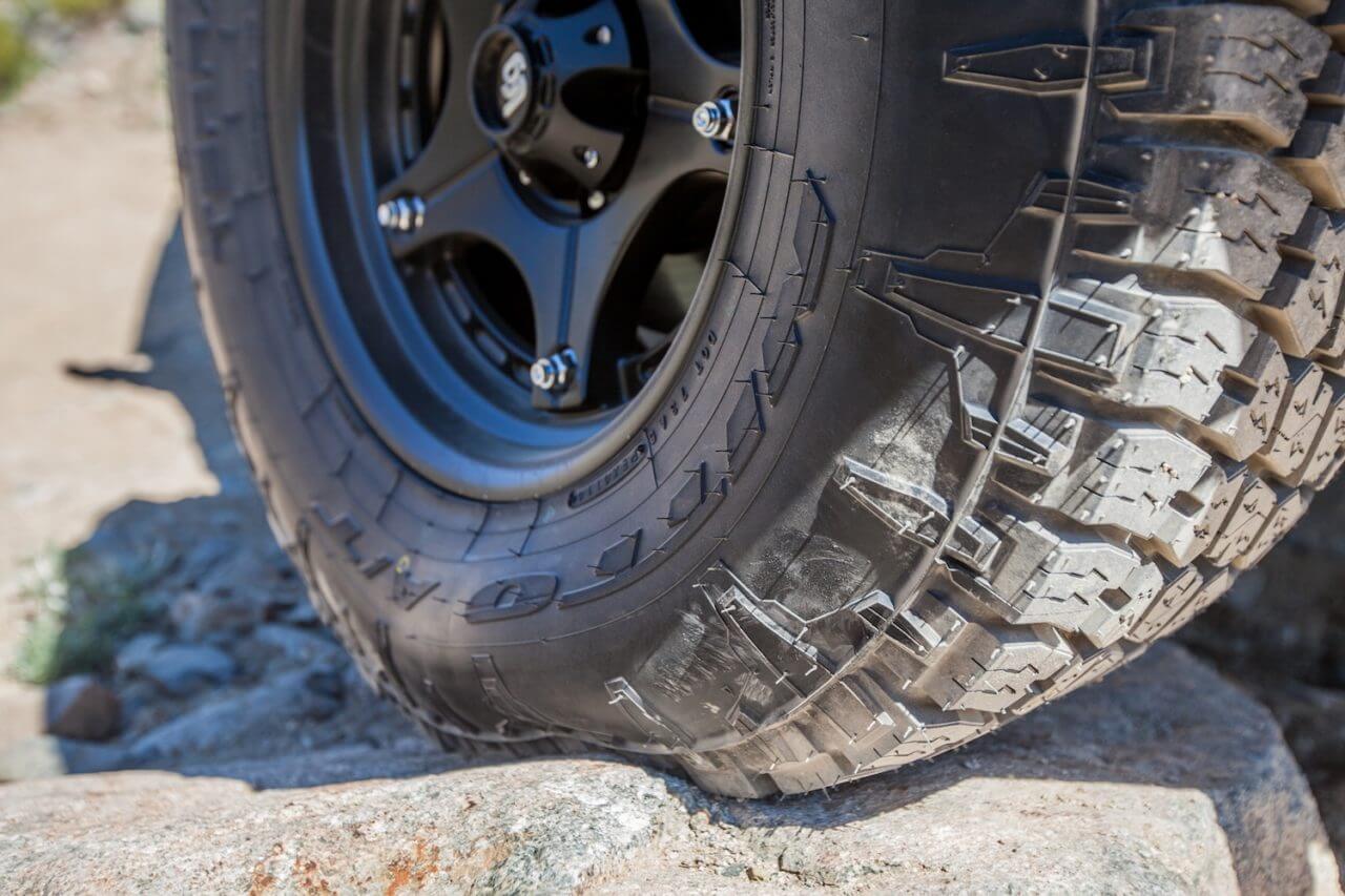 03 lt tire sidewall