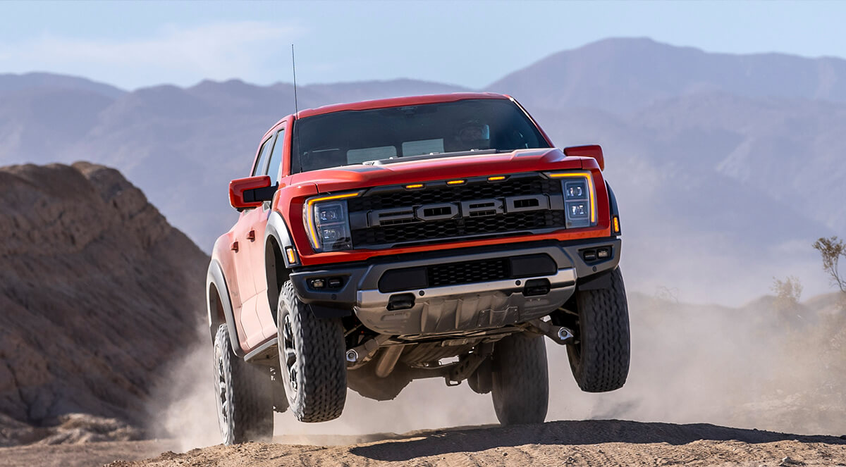 01 2021 Ford Raptor Air Jumping Front Off Road