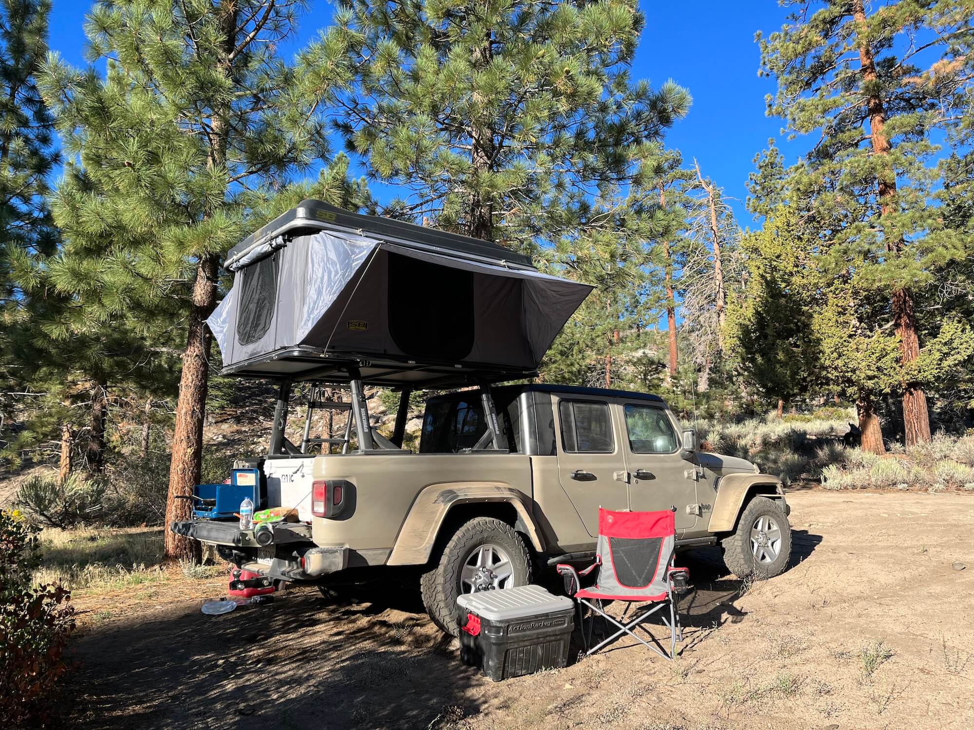 01 Jeep Gladiator JT Smittybilt Rooftop Tent Overland Camping 1